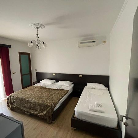 Centre Hotel Berat Eksteriør billede